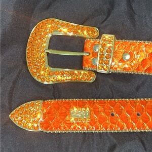 BB SIMON CLASSIC COLLECTION SHINY ORANGE FISH SCALE ON LEATHER BELT